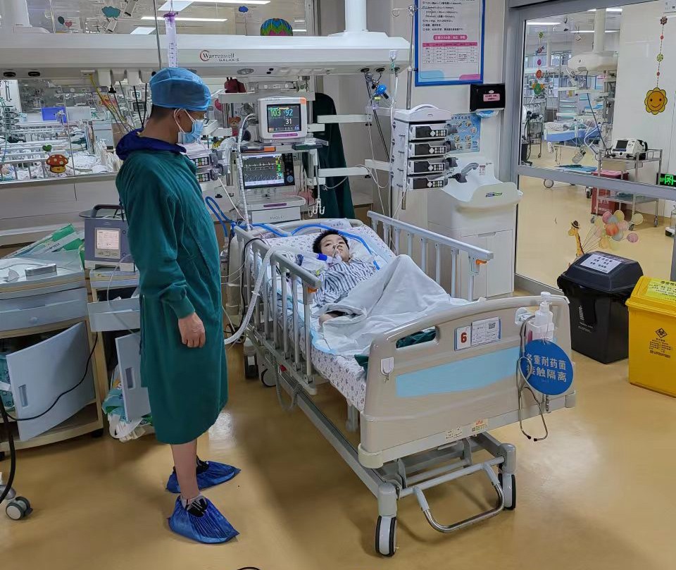 舞钢市跨省救护车出租公司